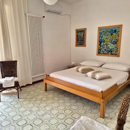 Mosca Nocleg ze śniadaniem 3*